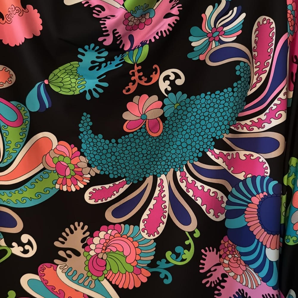 Trina Turk Sz Large Tunic Cover Up- Never worn. Beautiful Vibrant Tropical Color - Picture 4 of 4